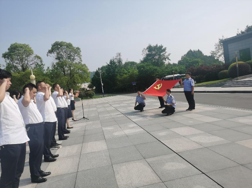 走進(jìn)廉政教育基地，以案為鑒警鐘長鳴